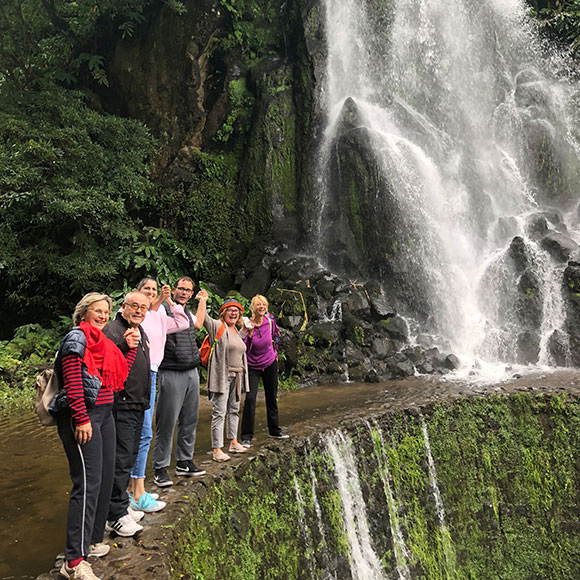 https://www.atlantivacations.com/wp-content/uploads/2019/12/sightseeing2-tours-azores-atlantivacations.jpg